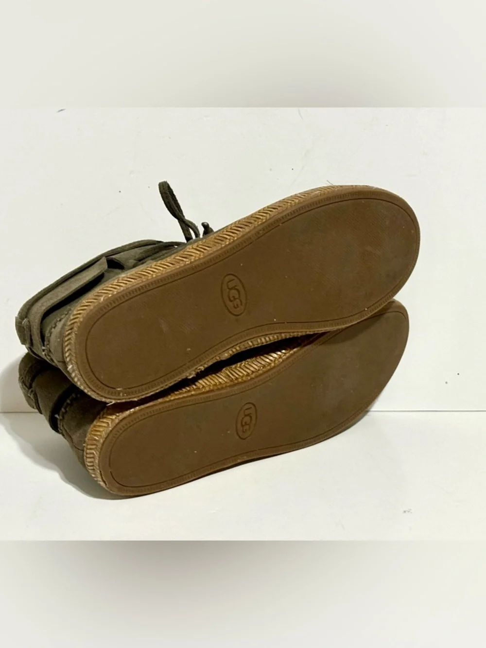 UGG olive green